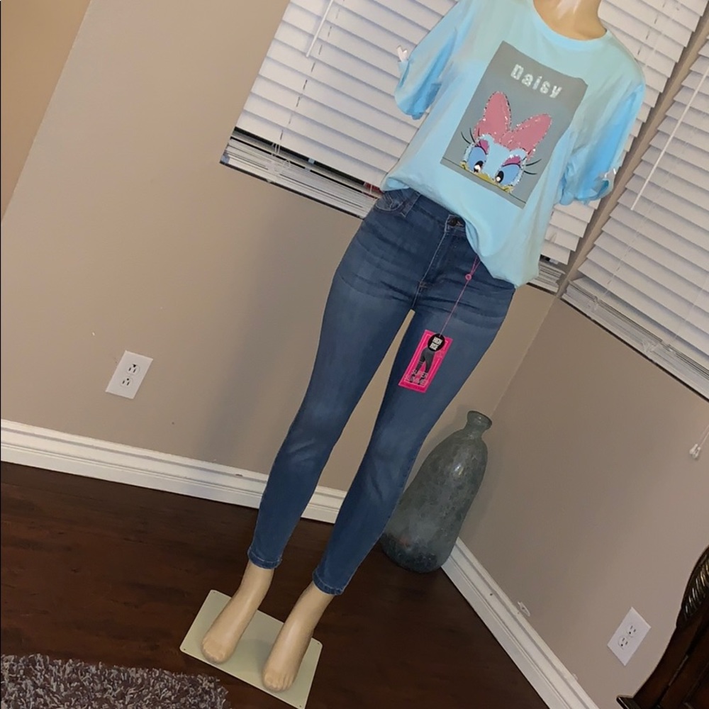 Celebrity Pink Jeans 👖 🍑🙏🏻
